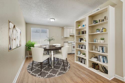 211-2408 Longview St, Austin, TX, 78705-4225 | Card Image