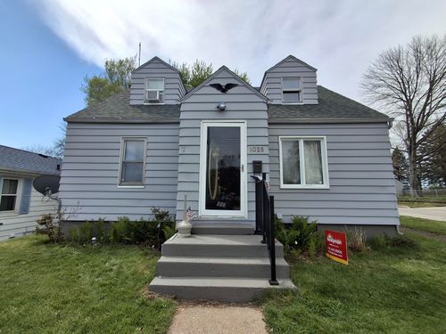 1025 Willow Street, Mishawaka, IN, 46545 | Card Image