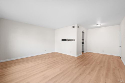 apt-2-130 Del Rio Cir, Vacaville, CA, 95687-4829 | Card Image