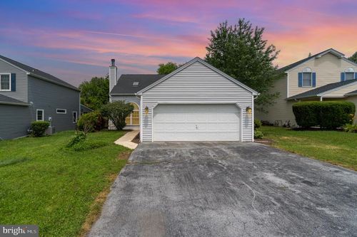 6076 Regent Dr, HARRISBURG, PA, 17112-8535 | Card Image