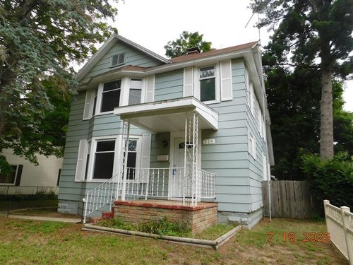 519 E Division St, Cadillac, MI, 49601-2009 | Card Image