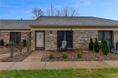 1699 Westhampton Dr, Austintown, OH, 44515-3800 | Card Image