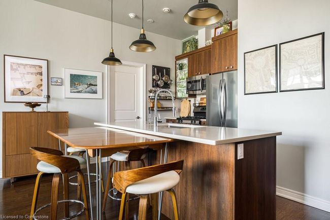 201 - 50 Murray St W, House attached with 2 bedrooms, 1 bathrooms and 1 parking in Hamilton ON | Image 8