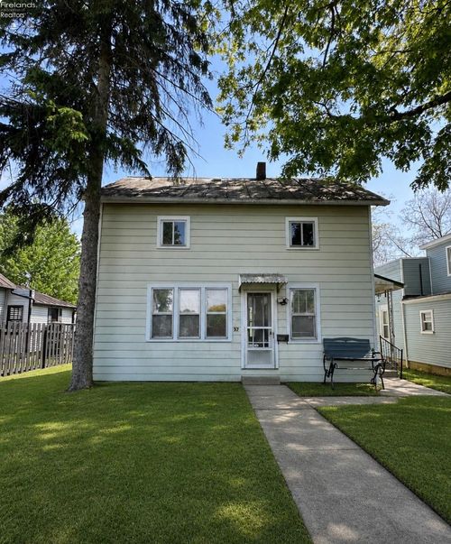 37 Goodsell St, Tiffin, OH, 44883-3109 | Card Image