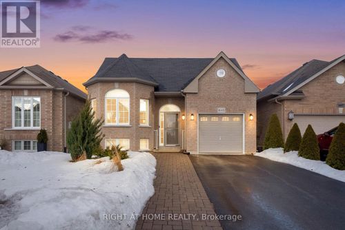 1645 Whitestone Dr, Oshawa, ON, L1K2X1 | Card Image