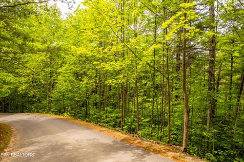 914 Stonegate Way, Townsend, TN, 37882-4149 | Card Image