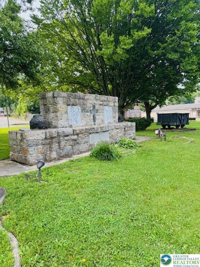 332 W Patterson St, House other with 3 bedrooms, 1 bathrooms and null parking in Lansford PA | Image 40