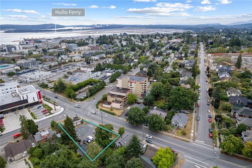 704 Fitzwilliam St, Nanaimo, BC, V9R3B6 | Card Image