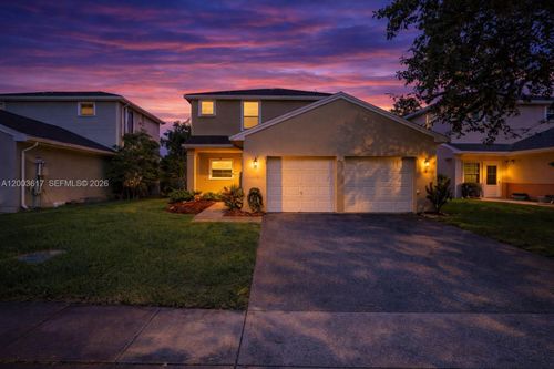 245 Nw 207th Ter, Pembroke Pines, FL, 33029 | Card Image