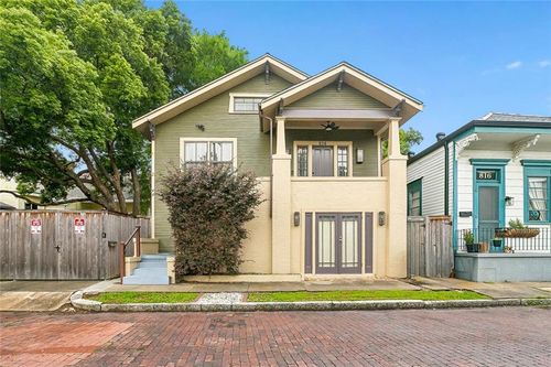 814 Alvar St, New Orleans, LA, 70117-5408 | Card Image