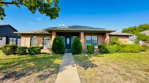 813 Sandhurst Dr, Plano, TX, 75025-2536 | Card Image