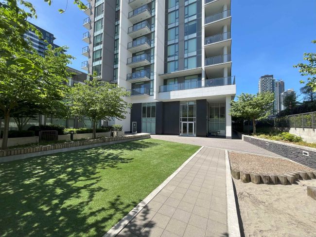 1101 - 4465 Juneau Street, Condo with 2 bedrooms, 2 bathrooms and 1 parking in Burnaby BC | Image 4