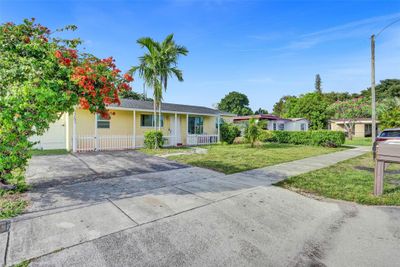 3261 Nw 15th Ct, House other with 6 bedrooms, 2 bathrooms and null parking in Lauderhill FL | Image 3