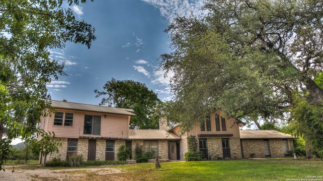 6671 Ranch Road 1120, Home with 4 bedrooms, 3 bathrooms and null parking in Rio Frio TX | Image 6