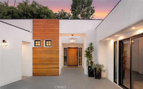16688 Oldham St, Encino, CA, 91436-3703 | Card Image