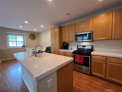 10 Chilmark St, Ladera Ranch, CA, 92694-1048 | Card Image