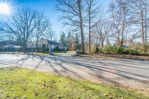 137 Commissioners Rd E, London, ON, N6C2S9 | Card Image