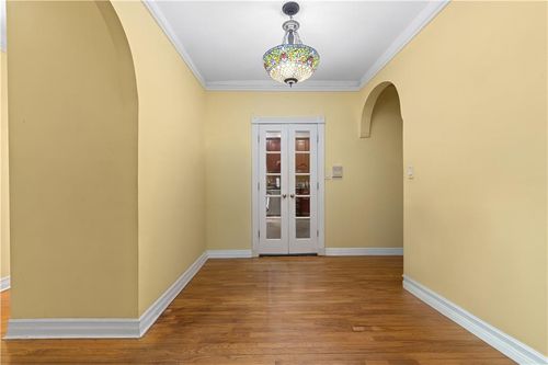 1f-8344 Lefferts Boulevard, Kew Gardens, NY, 11415 | Card Image