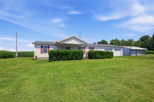 16153 N 250th St, Altamont, IL, 62411-2902 | Card Image