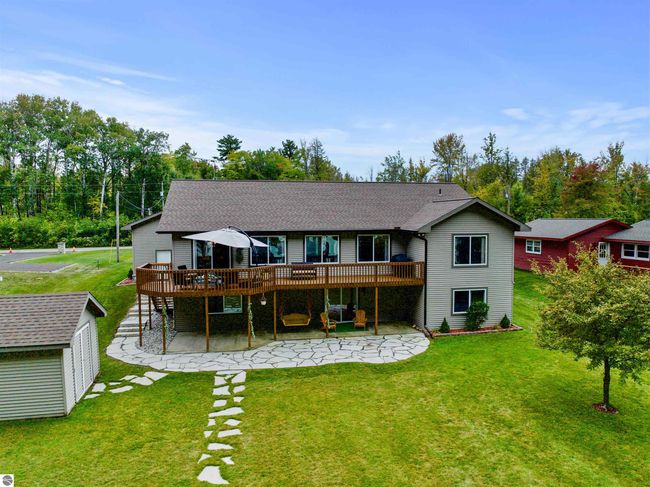 11246 Kings Point Rd, House other with 4 bedrooms, 3 bathrooms and null parking in Alanson MI | Image 8