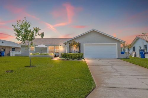5208 Denver St Ne, ST PETERSBURG, FL, 33703-3229 | Card Image