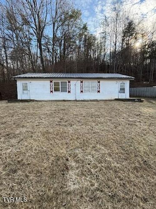 371 Jenkins Hollow Rd, Elizabethton, TN, 37643-7658 | Card Image