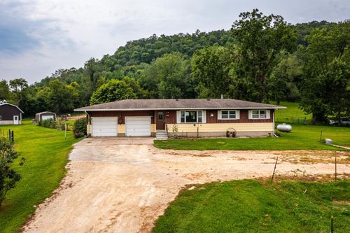 11512 County 4, Houston, MN, 55943-8342 | Card Image