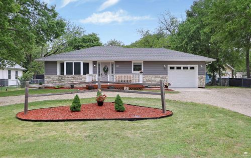 207 S Main St, Riley, KS, 66531-9762 | Card Image