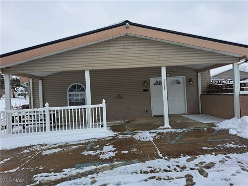 47443 National Rd, Saint Clairsville, OH, 43950-8814 | Card Image