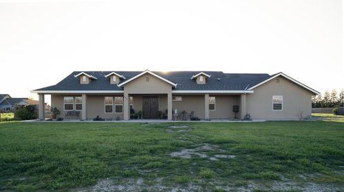 9401 Biederman Way, Escalon, CA, 95320-9583 | Card Image