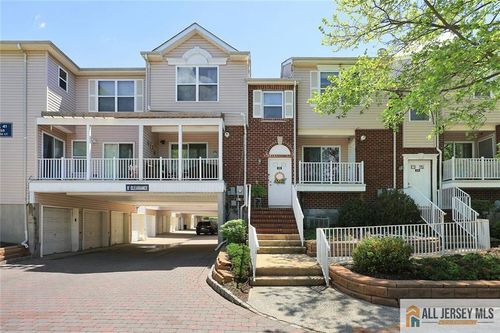 516 Great Beds Ct, Perth Amboy, NJ, 08861-5205 | Card Image