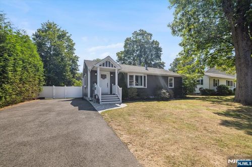 21 Maple Ave, Mahwah, NJ, 07430-1232 | Card Image