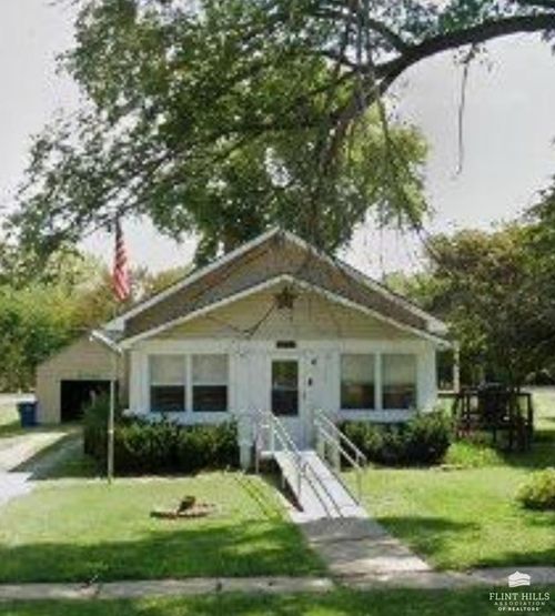 316 S Tell St, Enterprise, KS, 67441-9101 | Card Image