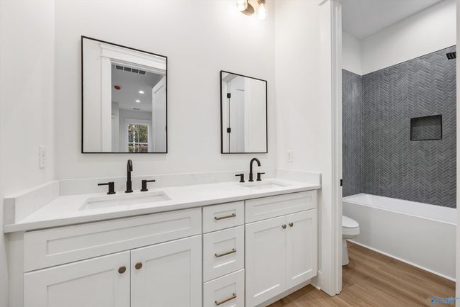 B - 2737 B Jeff Rd, House other with 4 bedrooms, 4 bathrooms and null parking in Harvest AL | Image 34