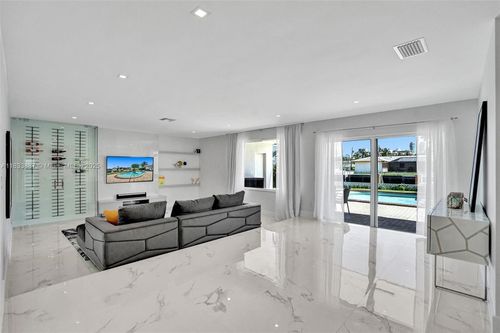 16433 Ne 33rd Ave, North Miami Beach, FL, 33160-4109 | Card Image