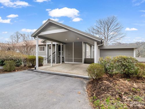 303 Golfside Dr, Flat Rock, NC, 28731-9598 | Card Image