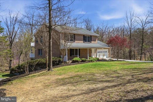 450 Fishel Rd, Winchester, VA, 22602-3211 | Card Image