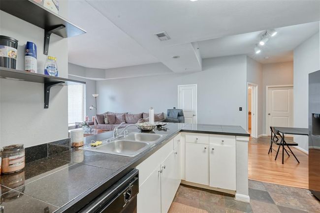 UNIT-1206 - 3505 Sage Rd, Condo with 2 bedrooms, 2 bathrooms and null parking in Houston TX | Image 31