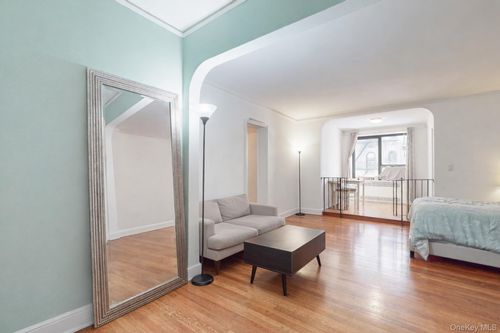 3a-420 Central Park W, New York, NY, 10025-4311 | Card Image
