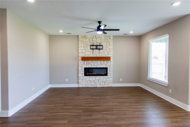 111 Vaughn Meadows Dr, House other with 4 bedrooms, 2 bathrooms and null parking in Tom Bean TX | Image 7