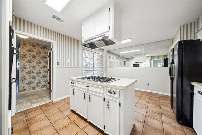 18426 Bent Elm Dr, House other with 3 bedrooms, 2 bathrooms and 2 parking in Spring TX | Image 8