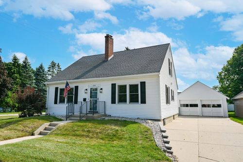 329 N Broad St, Elkhorn, WI, 53121-1303 | Card Image