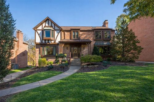 421 Oaklawn Dr, Upper St Clair, PA, 15241-1722 | Card Image