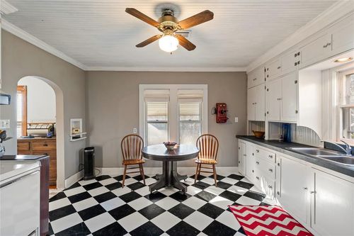 301 E Mckinley Ave, Apache, OK, 73006-9408 | Card Image