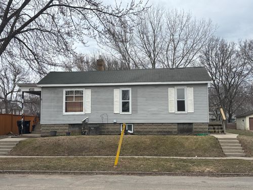 611 4th Street Sw, Willmar, MN, 56201 | Card Image