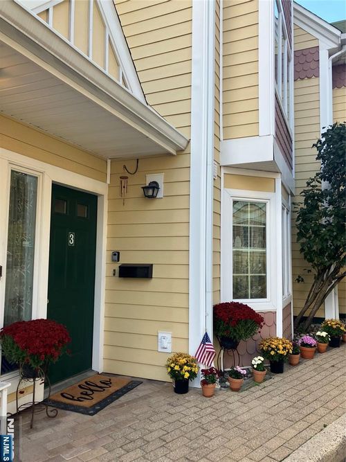 51 N Mountain Ave, Montclair, NJ, 07042-2357 | Card Image