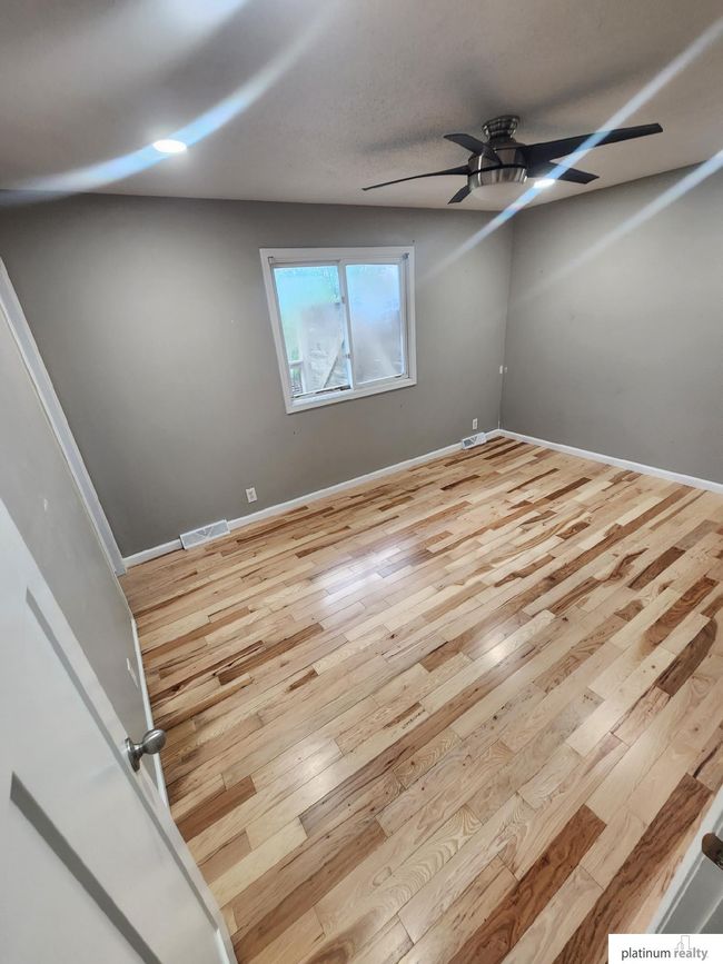 5020 N 106 Th St, House other with 3 bedrooms, 2 bathrooms and 2 parking in Omaha NE | Image 4