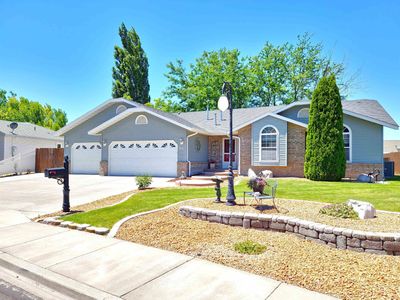 951 Aspenwood Ln, House other with 3 bedrooms, 2 bathrooms and 3 parking in Twin Falls ID | Image 1