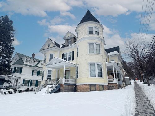 222 South Union Street, Burlington, VT, 05401 | Card Image