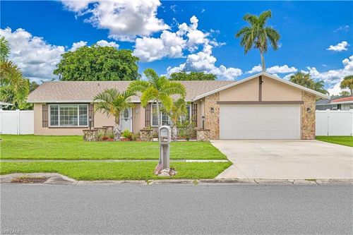 1462 N Larkwood Sq, FORT MYERS, FL, 33919-6937 | Card Image